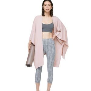 Lululemon Free to Coast Wrap pink bliss
